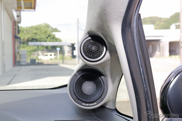 スピーカーのデザイン性もあって、ピラーへのインストールで存在感をしっかりアピールしている。