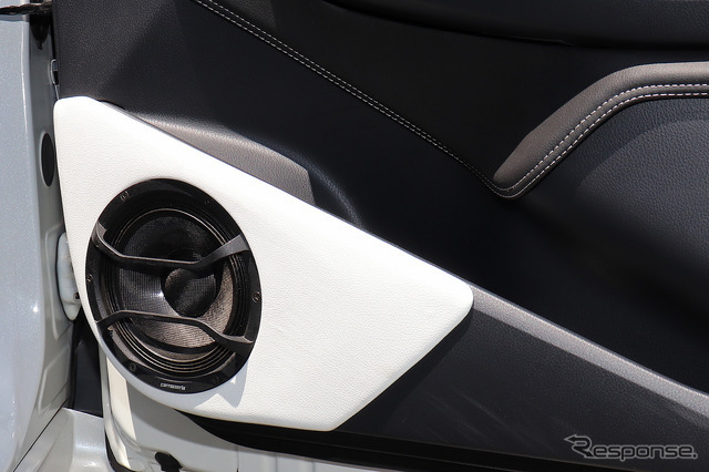 「単体サブウーファー」が搭載されたオーディオカーの一例（製作ショップ：シティロード福山（広島県福山市）。