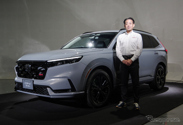 ホンダ CR-V 新型と開発責任者の佐藤英資氏