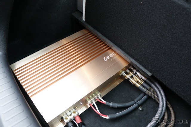 パワーアンプにはグラウンドゼロのハイエンドモデルであるGZPAリファレンス4PUREをチョイスする。