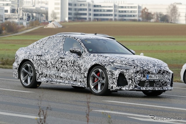 アウディ RS6セダン 新型のプロトタイプ　