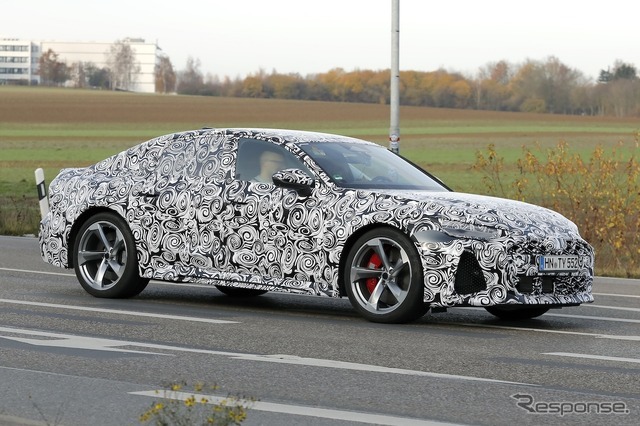 アウディ RS6セダン 新型のプロトタイプ　