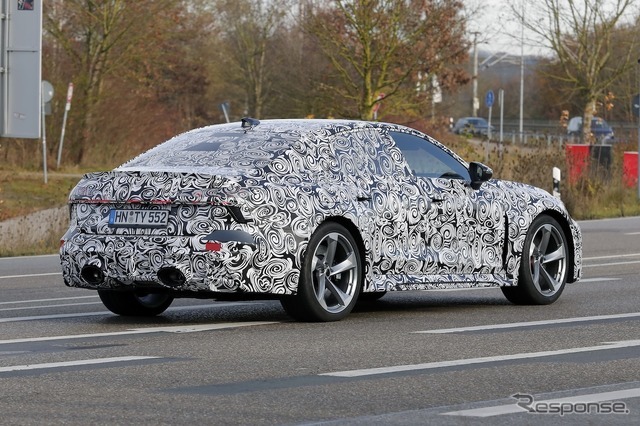 アウディ RS6セダン 新型のプロトタイプ　