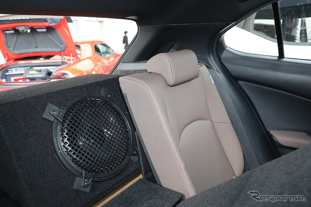 トヨタ・レクサス UX250h（ショップデモカー） by ウェイブ トゥ ポート