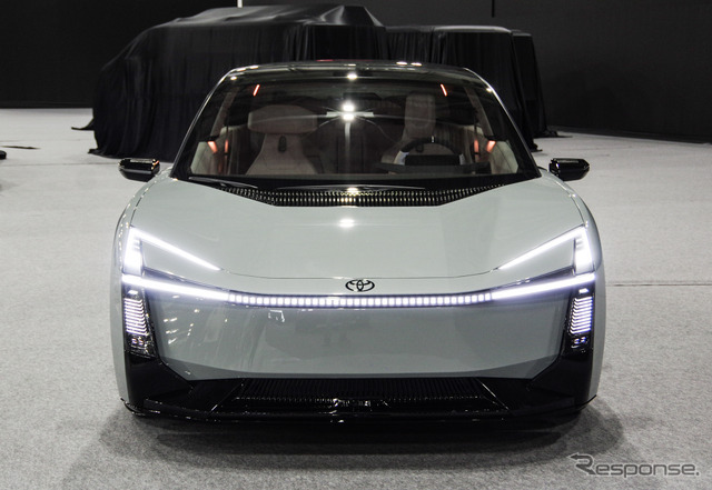 トヨタ カローラコンセプト（ジャパンモビリティショー2025）