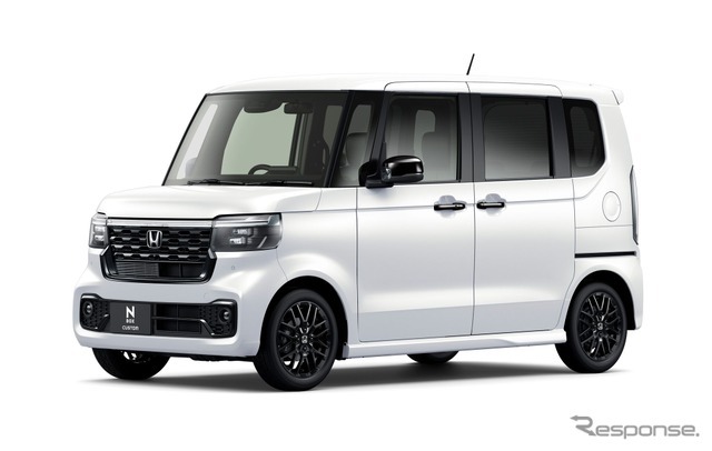 ホンダ N-BOX CUSTOM の「BLACK STYLE」