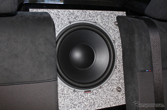 「イン・カー・リスニング学」入門 Part2「低音強化編」「サブウーファー」の音が前から聴こえてくる!? その“設定術”を公開！ 画像