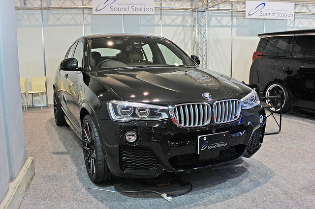 BMW・X4 by Av Kansai 堺店