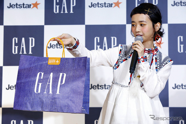 三戸なつめが登場したGap×ジェットスター「#空飛ぶデニム」イベント（東京・銀座、2月18日）