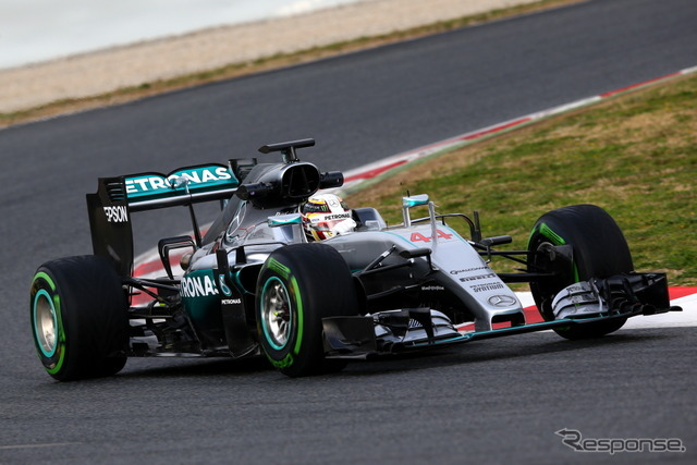 バルセロナテスト初日、王者ルイス・ハミルトンも登場