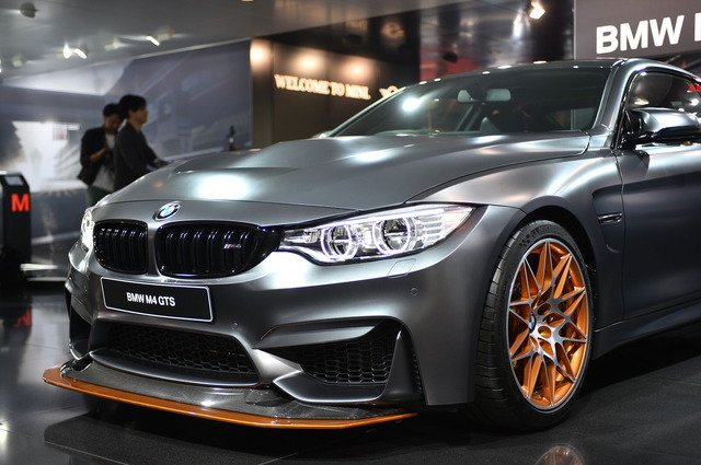 BMW M4 GTS（東京モーターショー15）