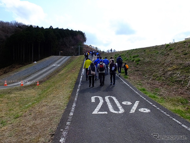 2500人が駆けつけたスバルファンミーティング（3月27日、栃木県佐野市・スバル研究実験センター）