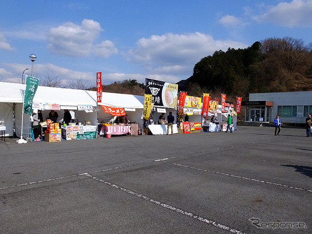 地元グルメや物産品も販売された（3月27日、スバルファンミーティング、栃木県佐野市・スバル研究実験センター）