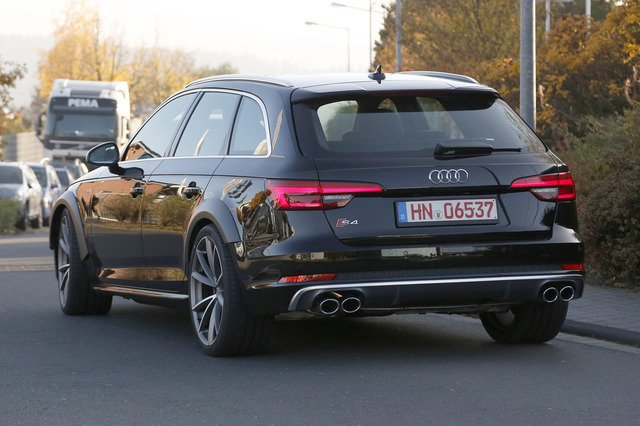 アウディRS4 スクープ写真