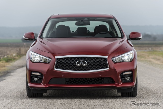 インフィニティ Q50 レッドスポーツ400