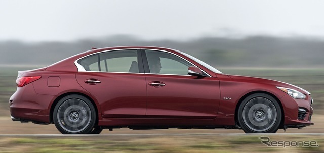 インフィニティ Q50 レッドスポーツ400
