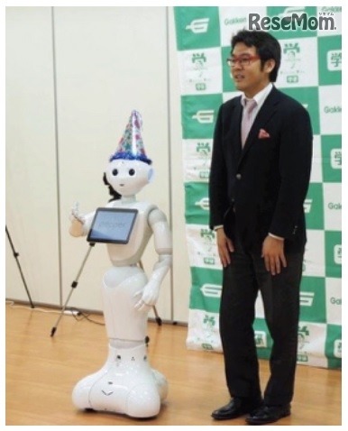 ロボットPepperと吉本芸人によるコンビ「ペッパーズ」