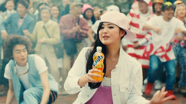 新TVCM「ファンタ『おいしさハジケる！』」篇