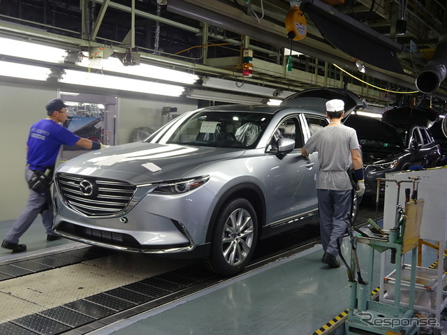 マツダは、広島市の本社工場で、CX-9 を国内で初公開した