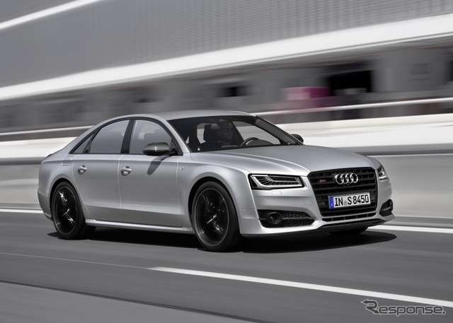 アウディ S8プラス