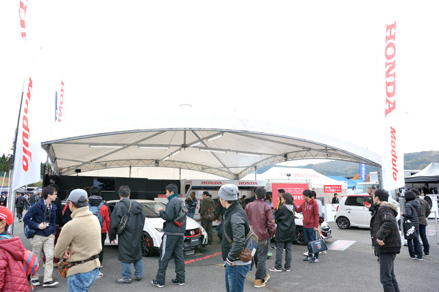 オートポリスで展示されたモデューロ仕様のシビックタイプR