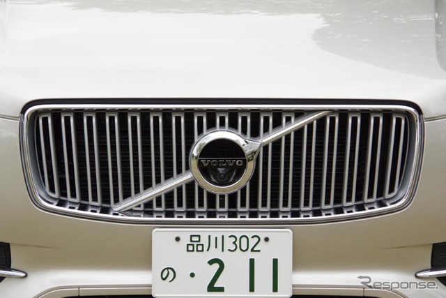 ボルボ XC90 T8 Twin Engine AWD Inscription