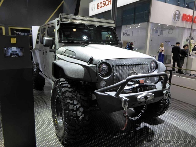 Jeepの「WRANGLER」をベースとした「ウォーホーク」