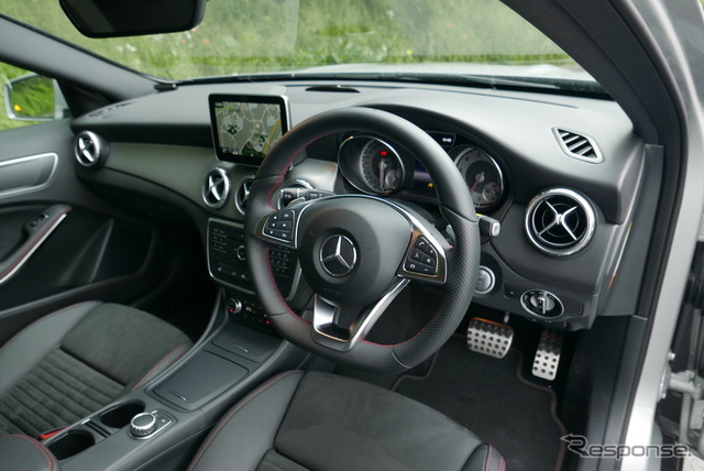 メルセデスベンツ GLA180スポーツ