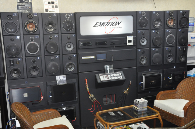 カーオーディオプロショップ エモーション（福岡県）の「デモボード」。