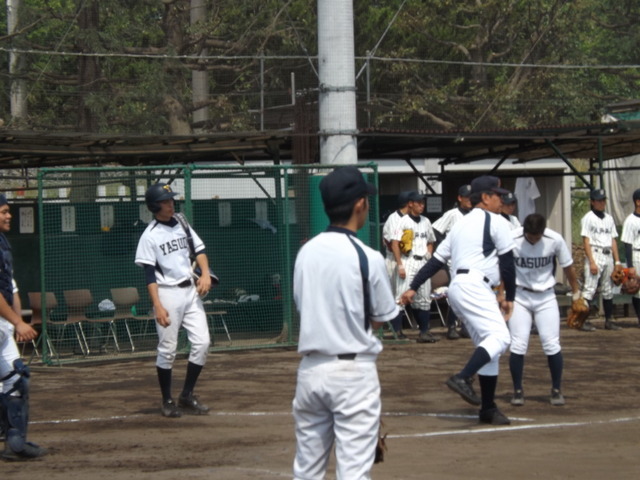 安田学園のシートノック