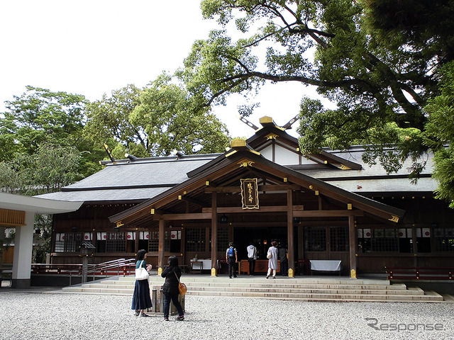 伊勢神宮、内宮と外宮を結ぶ旧街道・古市参宮街道を歩く。猿田彦神社や麻吉旅館を訪ねた（AIR & BUS成田発伊勢行きツアー）