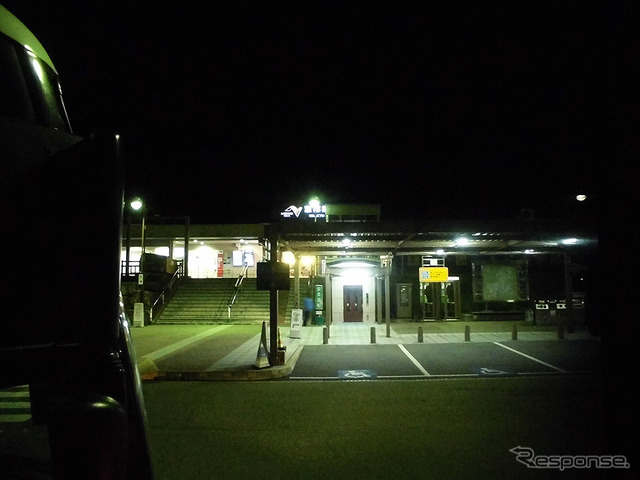 伊勢の下町風情をさまよい、伊勢市駅前を20時30分に出る夜行高速バスで帰京する（AIR & BUS成田発伊勢行きツアー）