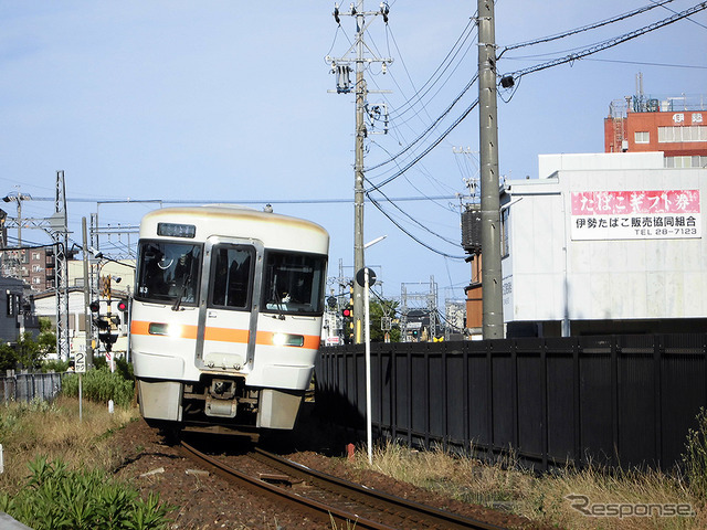 JR参宮線はキハ40が姿を消し、新しいキハ25が活躍（AIR & BUS成田発伊勢行きツアー）