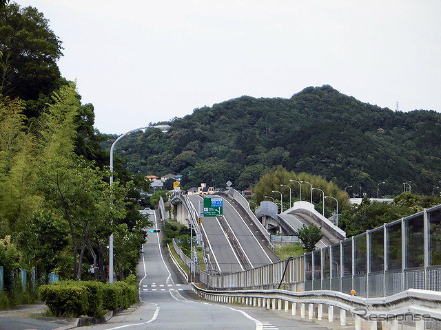 伊勢神宮、内宮と外宮を結ぶ旧街道・古市参宮街道を歩く。遊郭の名残、麻吉旅館も訪ねることに（AIR & BUS成田発伊勢行きツアー）