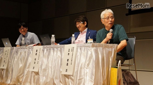 議論の合間に笑いがもれるやりとりも