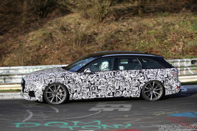 アウディ RS4 アバント