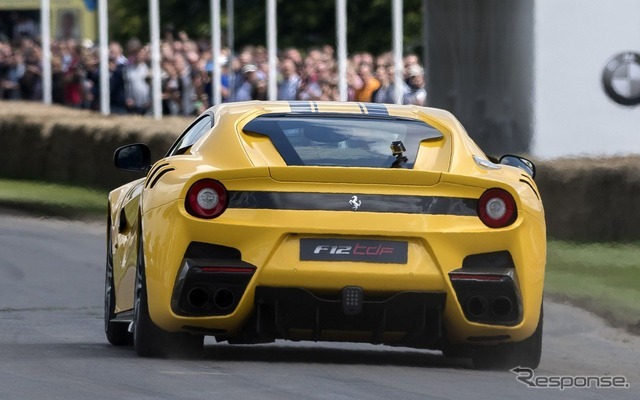 フェラーリ F12 tdf