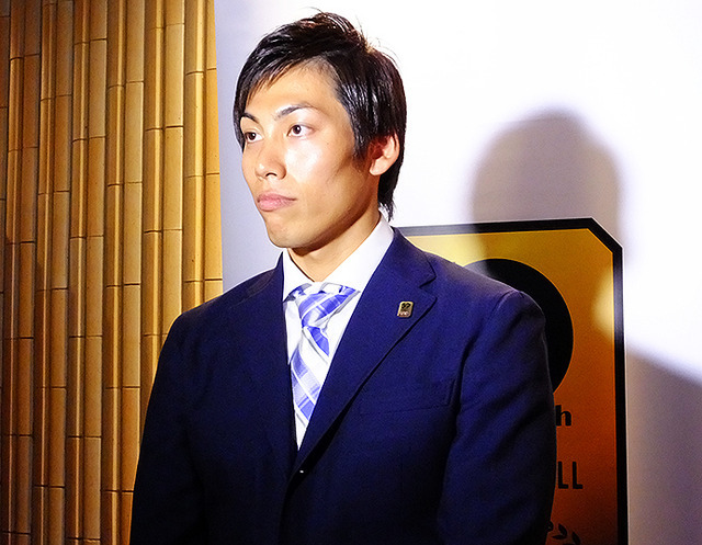 日本バレーボールリーグ機構・嶋岡健治会長、JTサンダーズ・越川優選手、NECレッドロケッツ・古賀紗理那選手などが登壇したVリーグ記者発表（2016年6月29日）