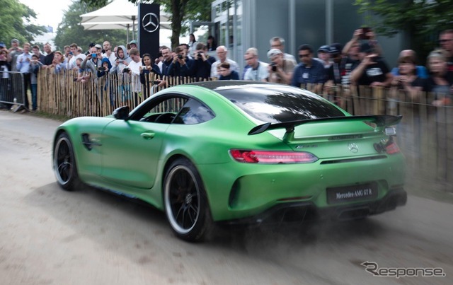 メルセデスAMG GT R