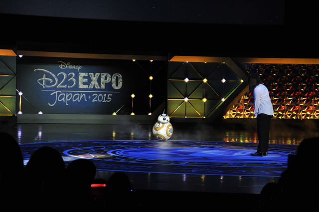 キャスリーン・ケネディ＆BB-8／『スター・ウォーズ／フォースの覚醒』D23 Expo Japan 2015