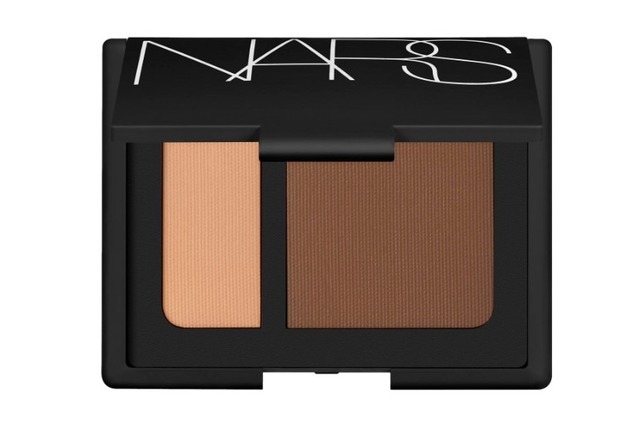 NARS　コントゥアーブラッシュ　新色2色（各4,536円 税込み）