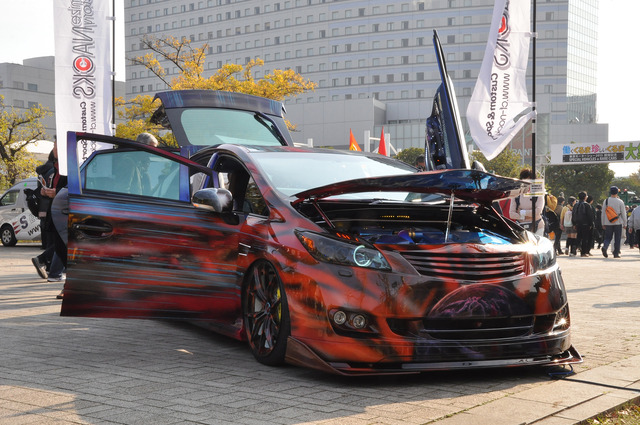 埼玉県ナックスが展示するTOYOTA プリウス