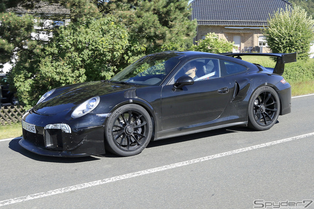 ポルシェ　911 GT2 RS