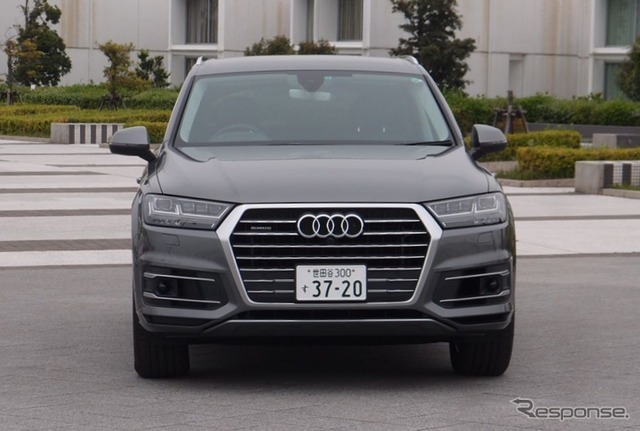 アウディ Q7