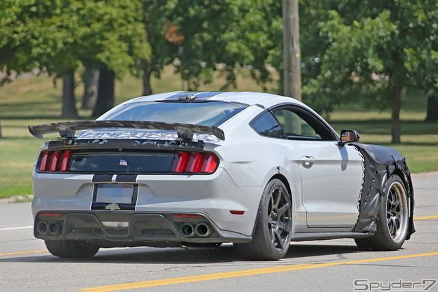 フォード　マスタングシェルビー GT500スクープ写真