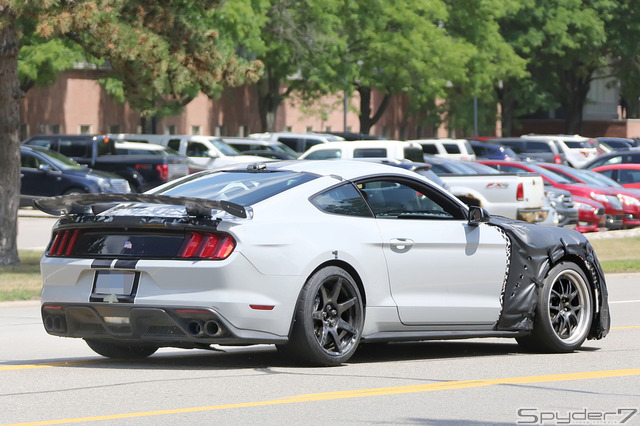 フォード　マスタングシェルビー GT500スクープ写真