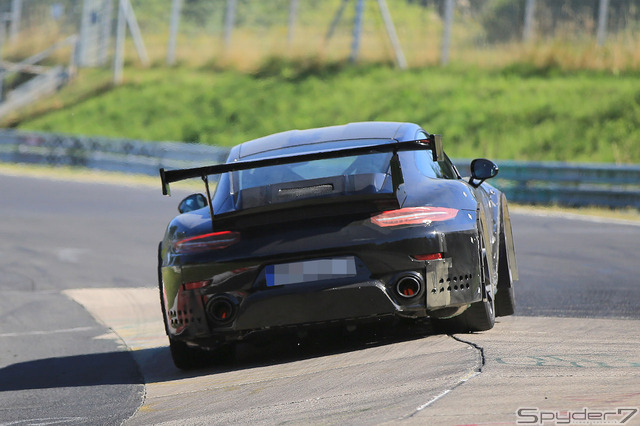 ポルシェ 911 GT2 RSスクープ写真