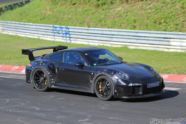 ポルシェ 911 GT2 RSスクープ写真