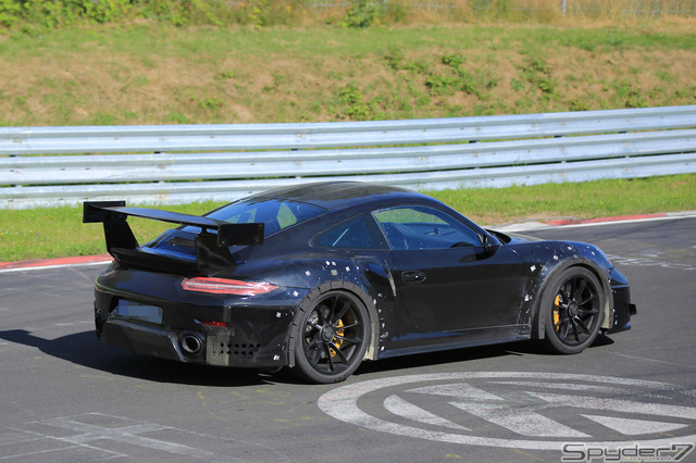 ポルシェ 911 GT2 RSスクープ写真