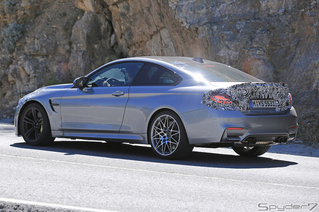 BMW M4 スクープ写真